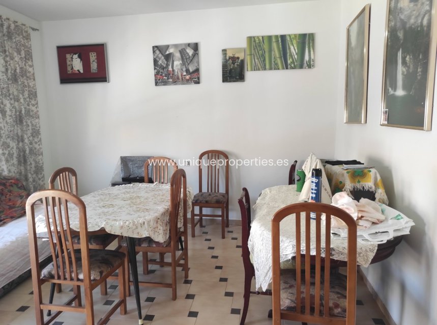 Herverkoop - Village House -
Caniles