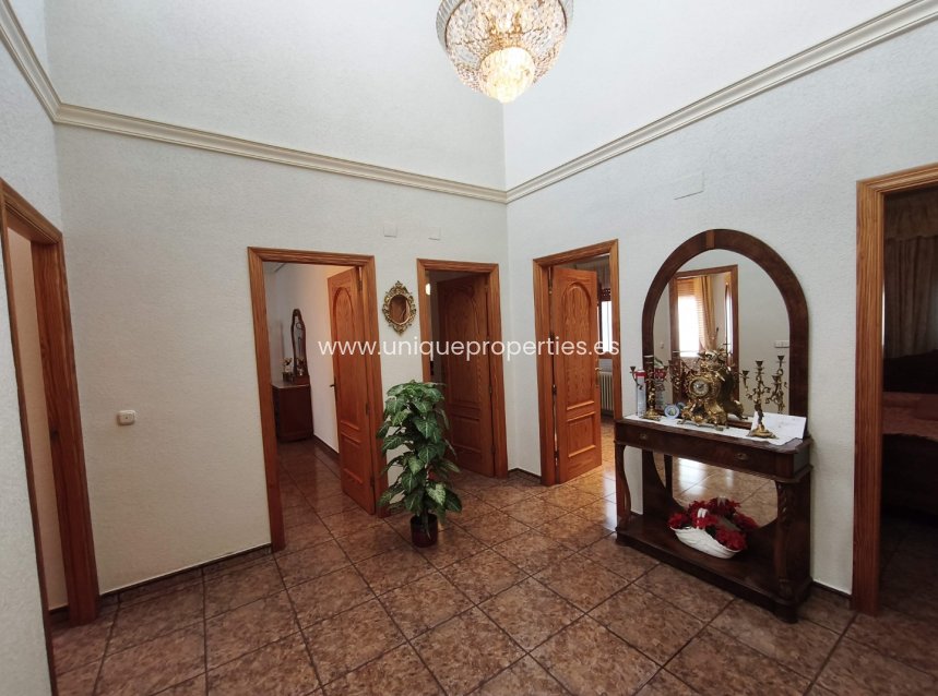 Herverkoop - Village House -
Caniles