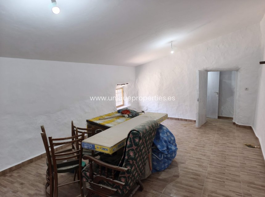 Herverkoop - Village House -
Castril