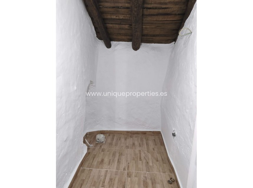 Herverkoop - Village House -
Castril