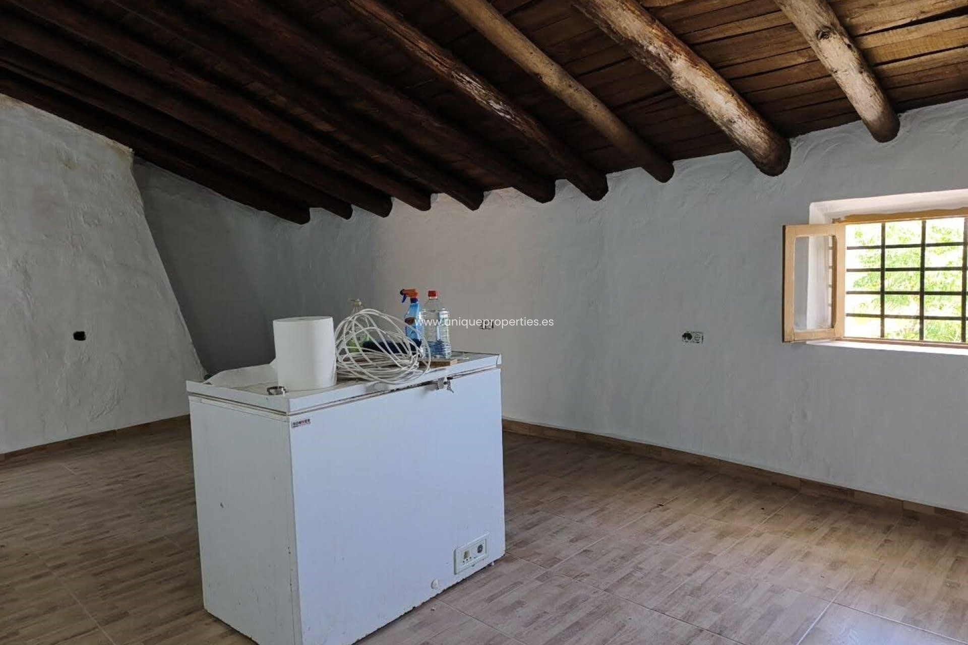 Herverkoop - Village House -
Castril