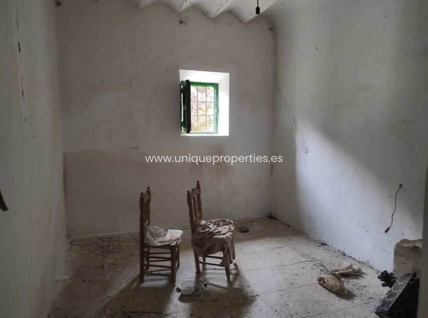 Herverkoop - Village House -
Cortes de Baza