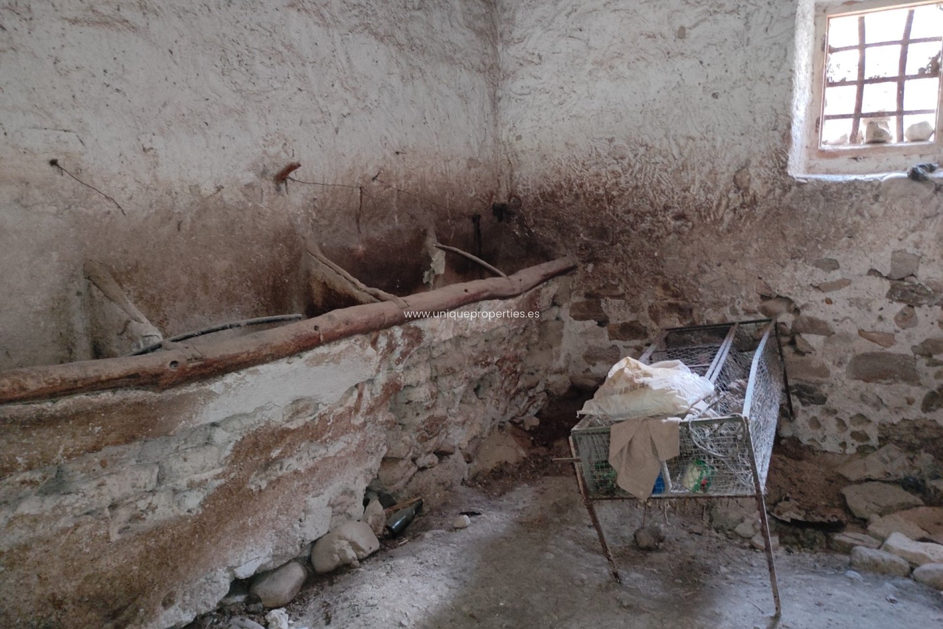 Herverkoop - Village House -
Cortes de Baza