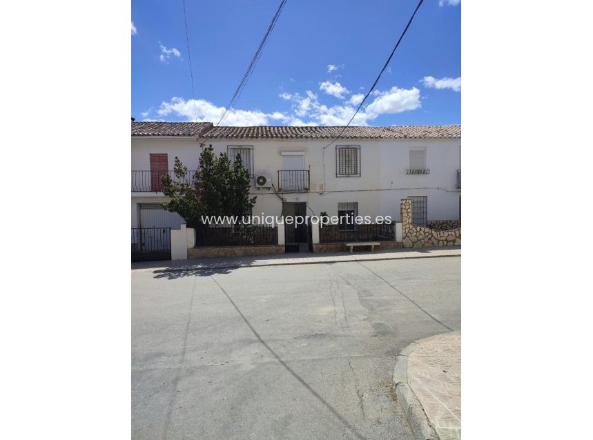Herverkoop - Village House -
Cortes de Baza