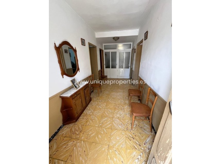 Herverkoop - Village House -
Cortes de Baza