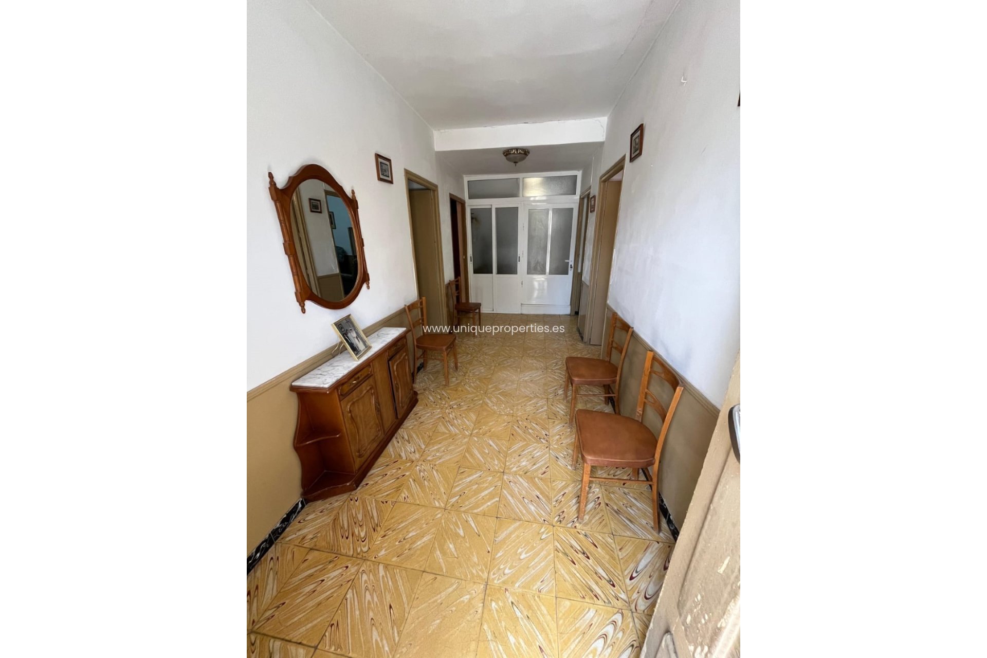 Herverkoop - Village House -
Cortes de Baza