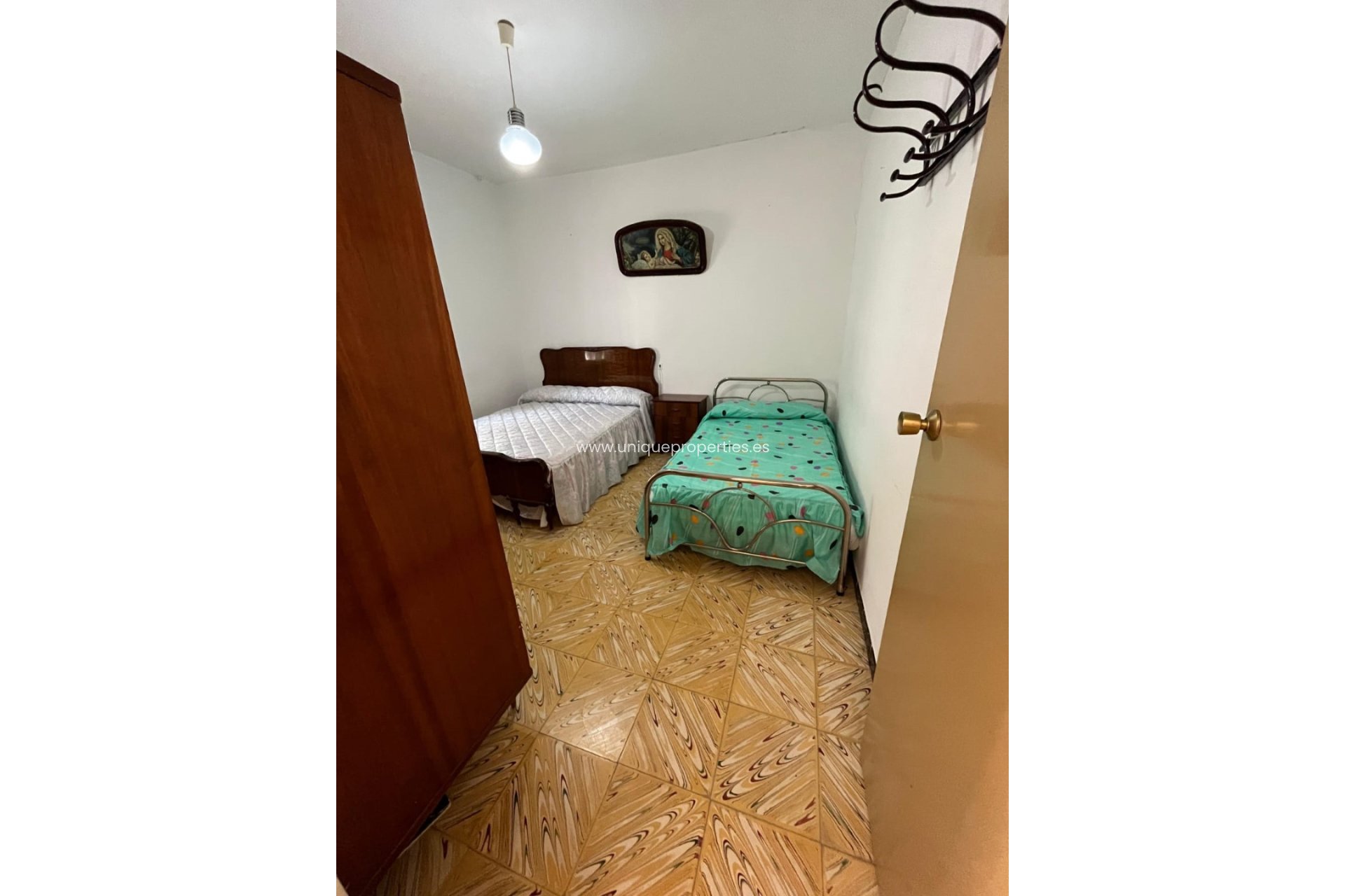 Herverkoop - Village House -
Cortes de Baza