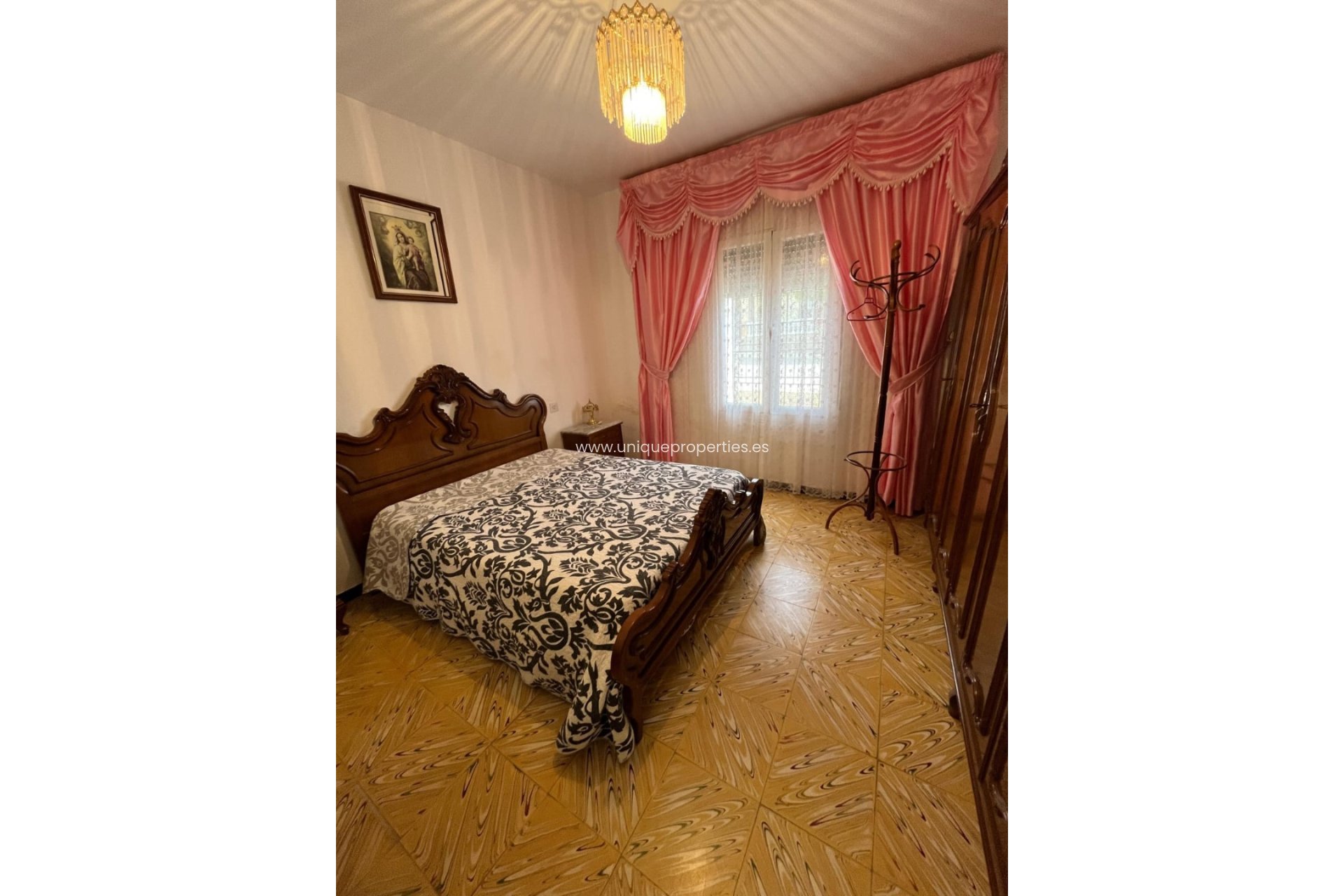 Herverkoop - Village House -
Cortes de Baza