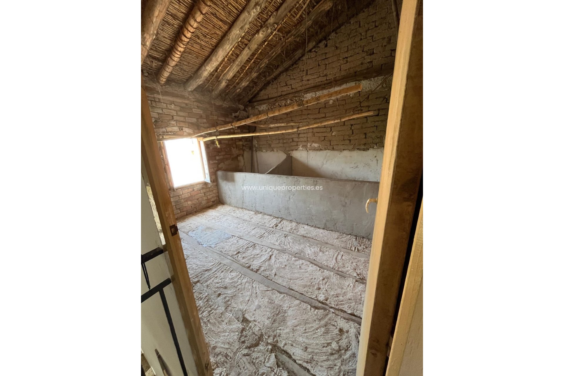 Herverkoop - Village House -
Cortes de Baza