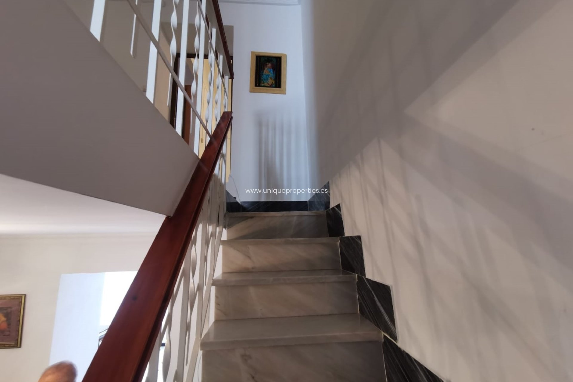 Herverkoop - Village House -
Lijar