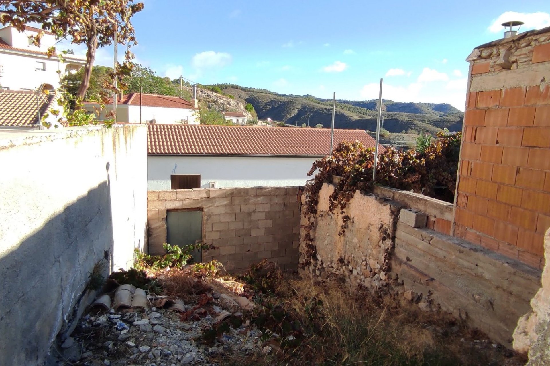 Herverkoop - Village House -
Lucar