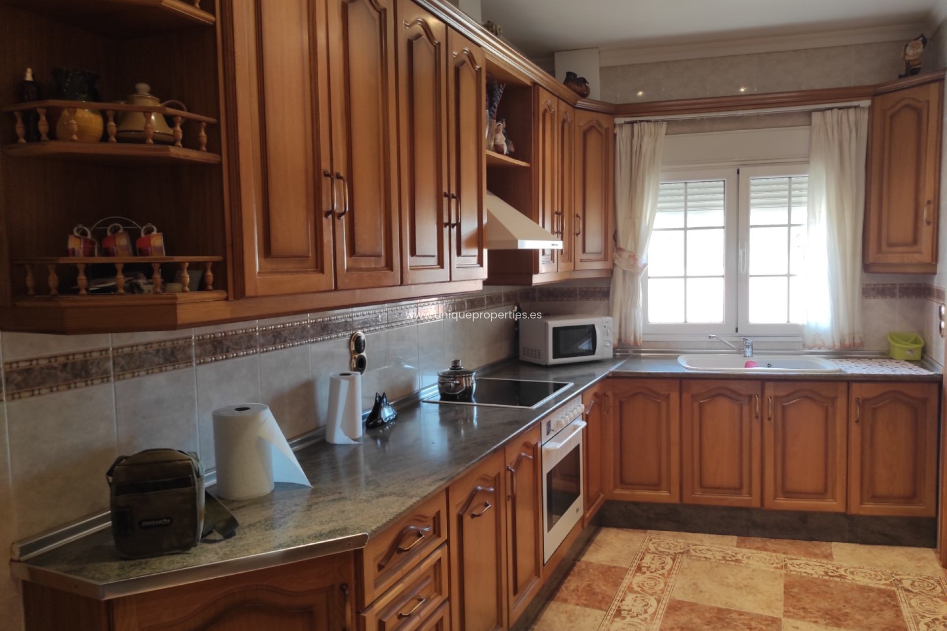 Herverkoop - Village House -
Lucar