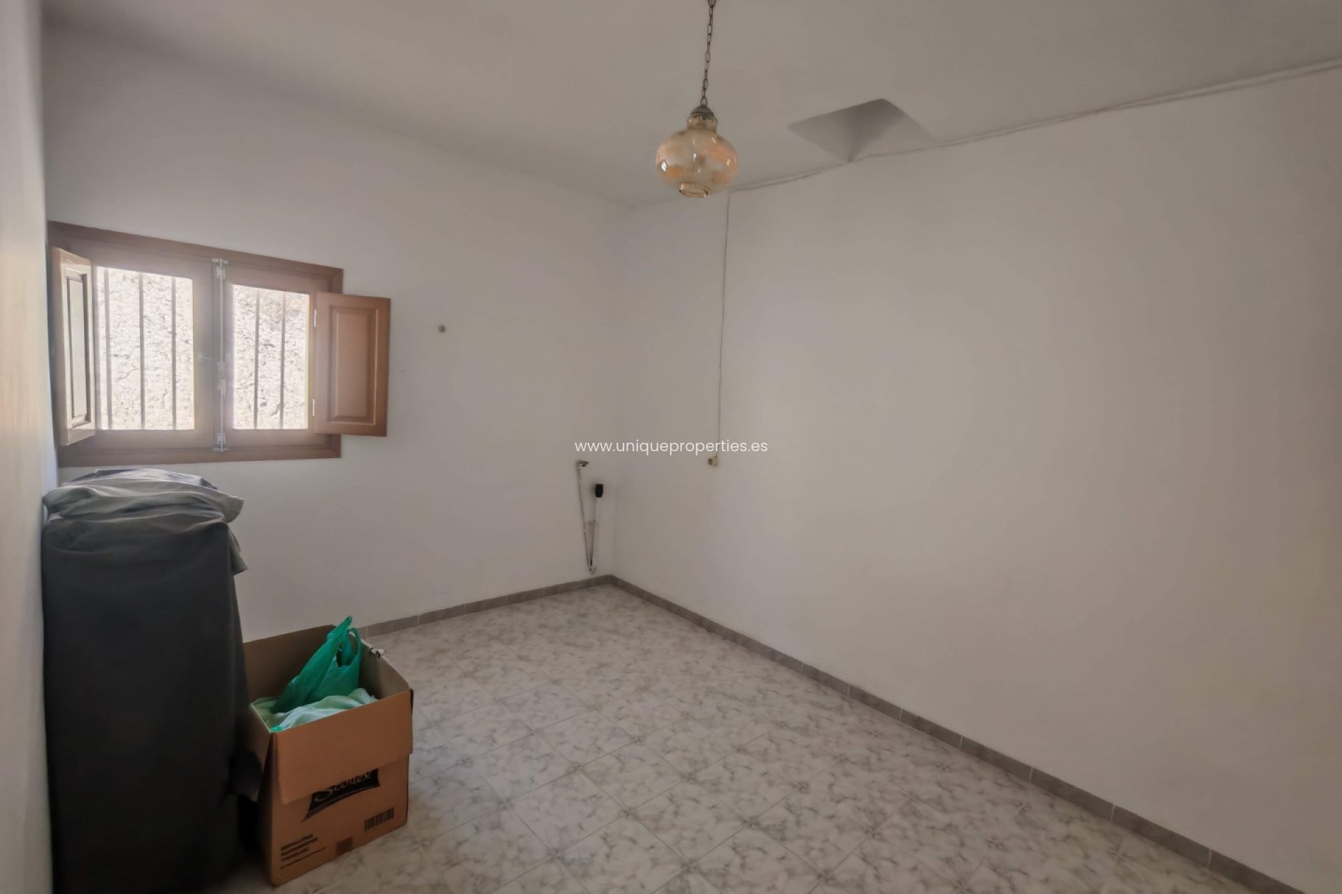 Herverkoop - Village House -
Partaloa