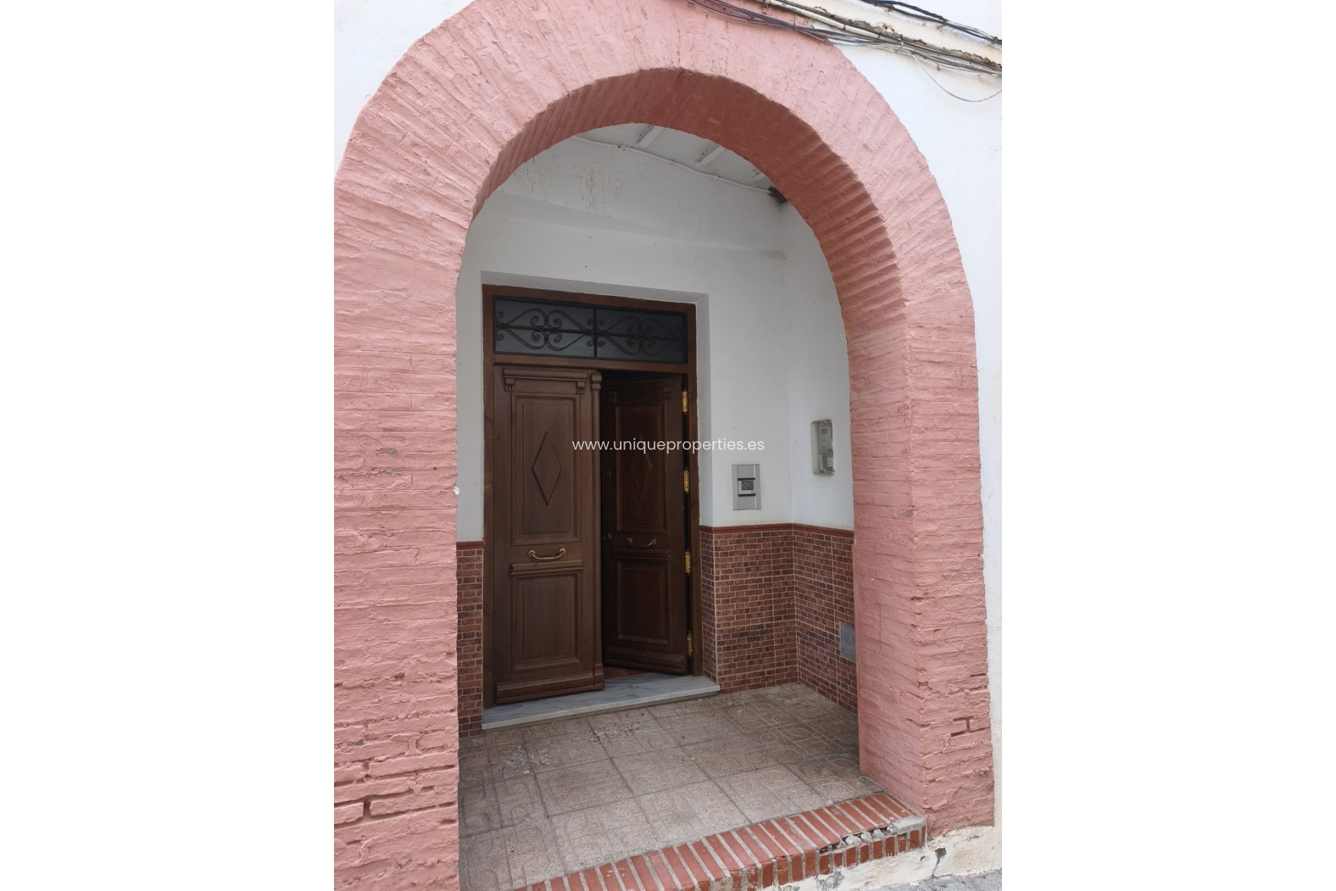 Herverkoop - Village House -
Seron