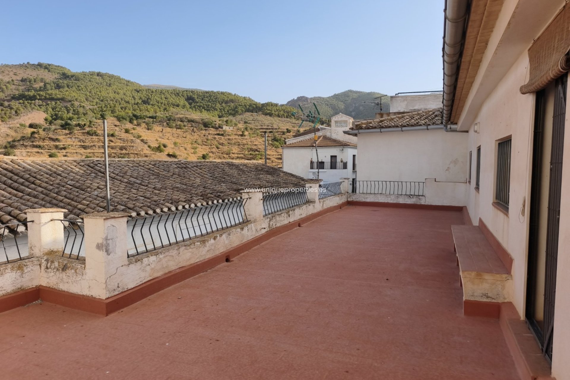 Herverkoop - Village House -
Seron