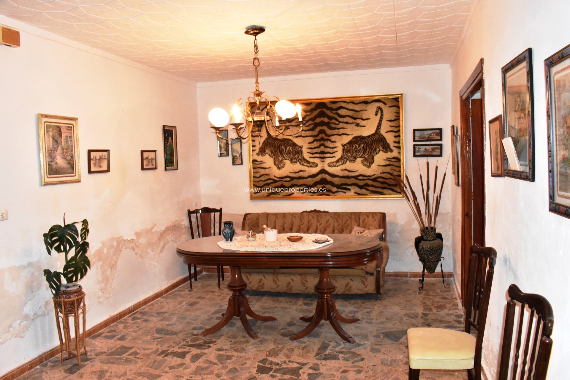 Herverkoop - Village House -
Sufli