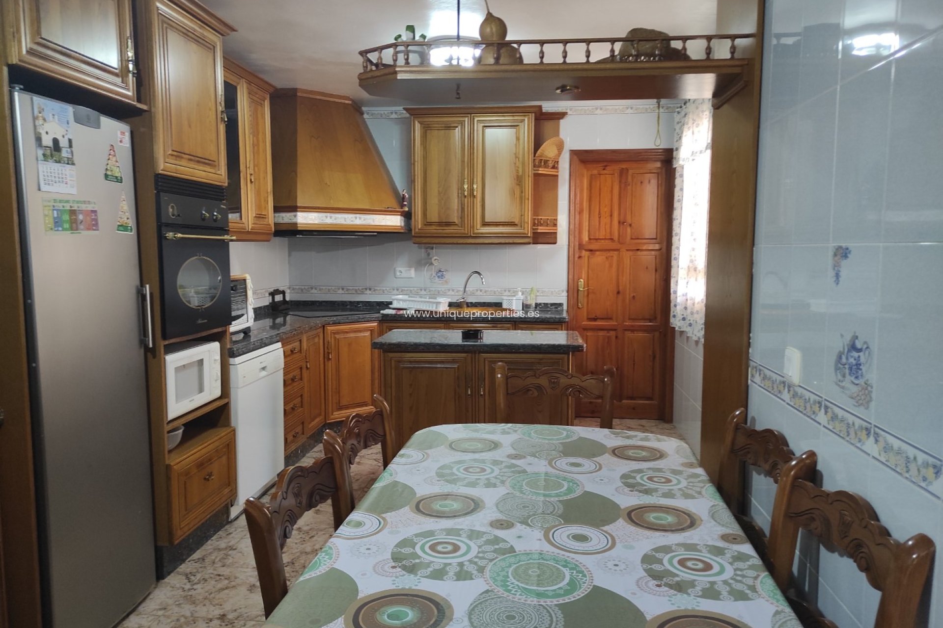 Herverkoop - Village House -
Urracal