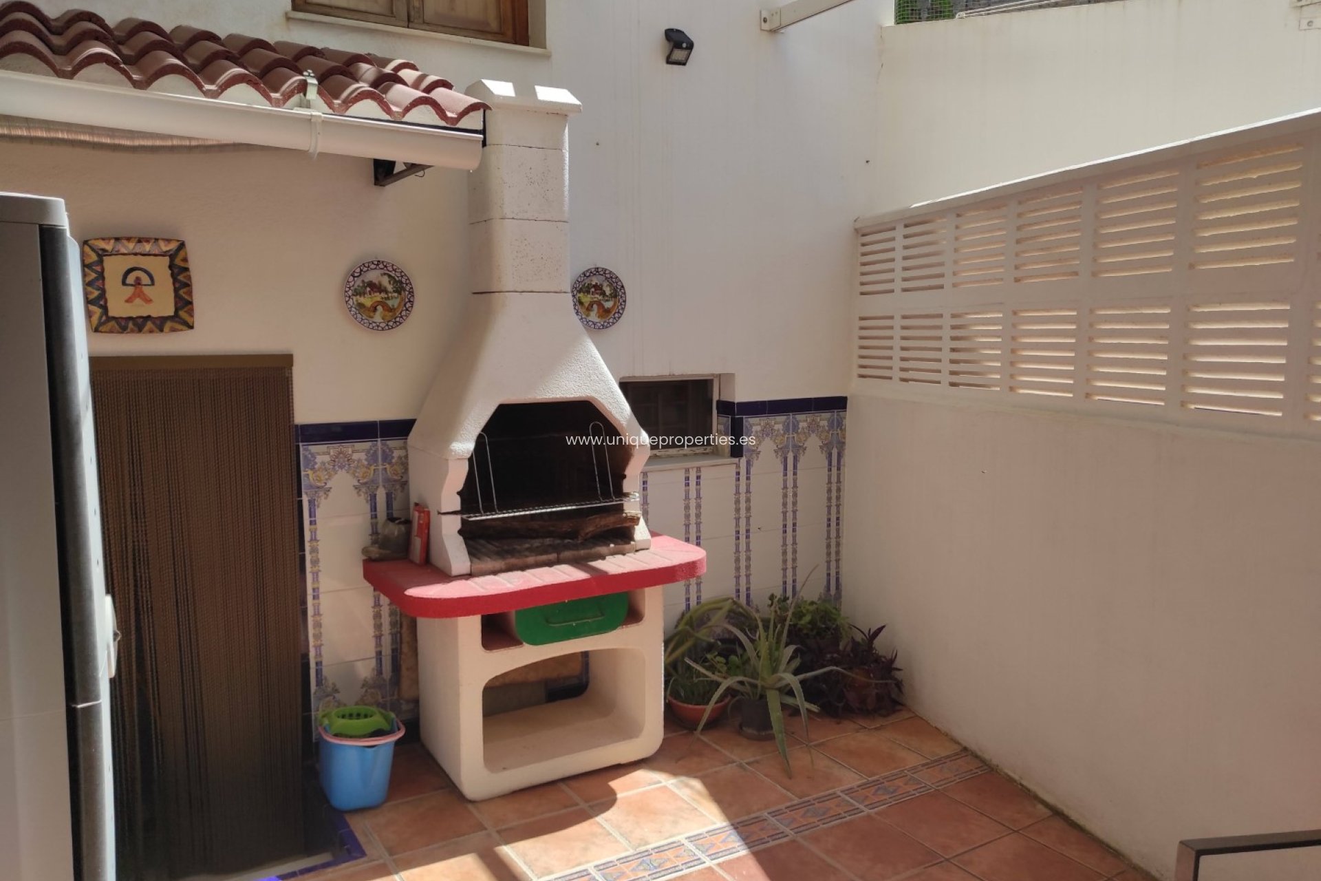 Herverkoop - Village House -
Urracal