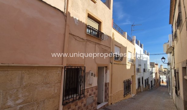 House - Herverkoop -
            Albox - UP-1216