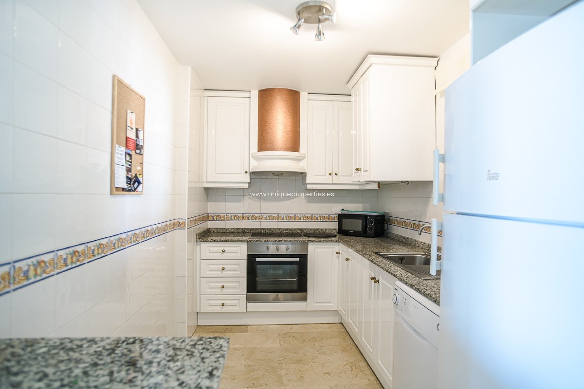 Resale - Apartment -
Orihuela - VILLAMARTÍN
