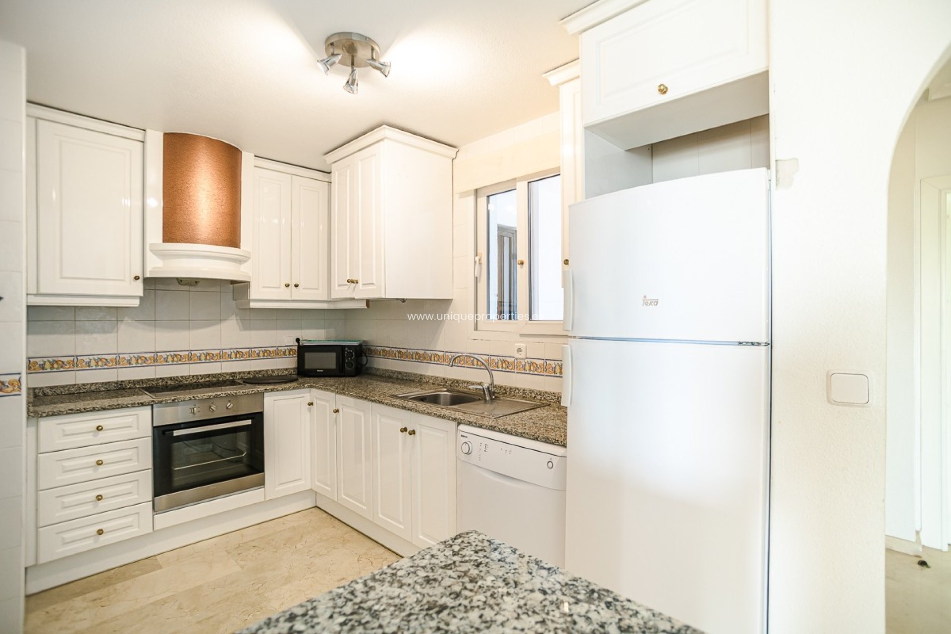 Resale - Apartment -
Orihuela - VILLAMARTÍN