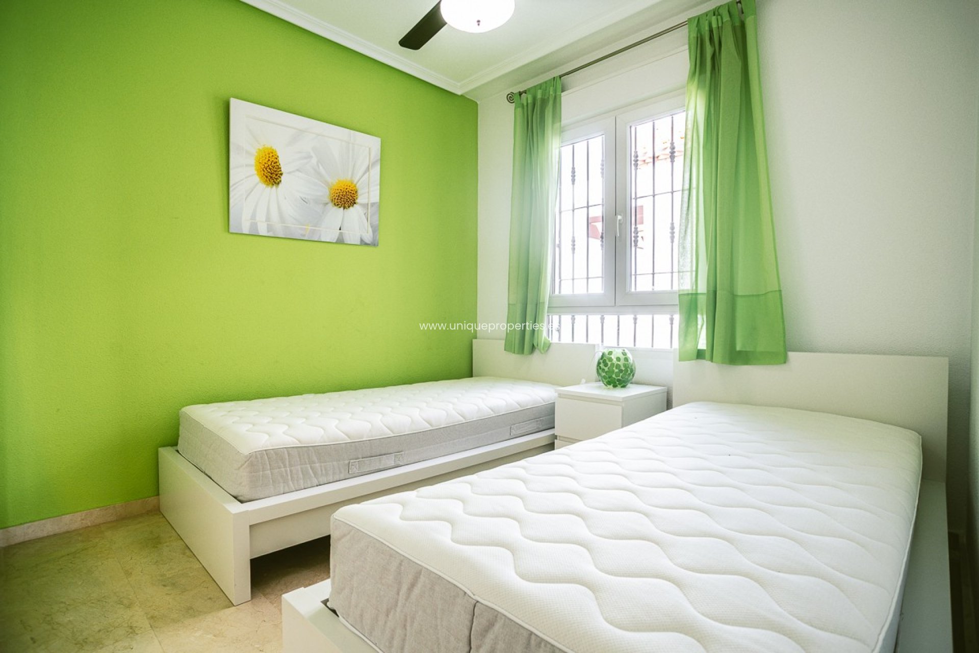 Resale - Apartment -
Orihuela - VILLAMARTÍN