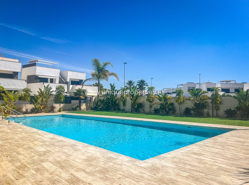 Resale - Apartment -
Santiago de la Ribera - zona san blas