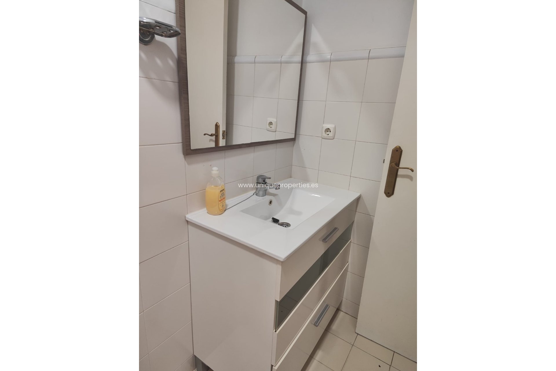 Resale - Apartment -
Seron