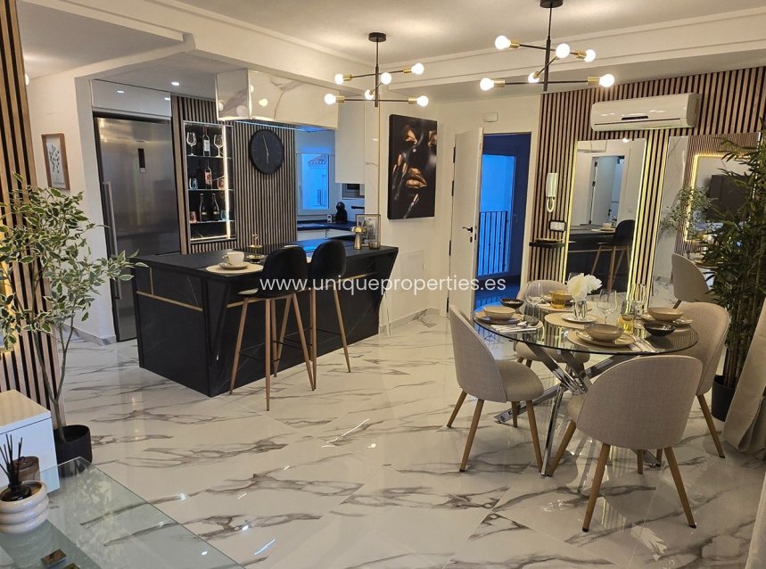 Resale - Apartment -
Sucina