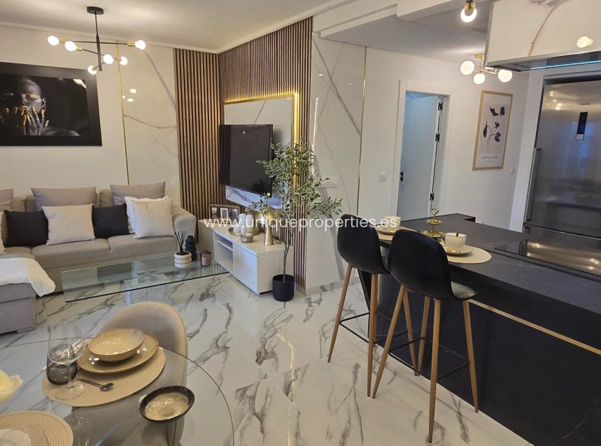 Resale - Apartment -
Sucina