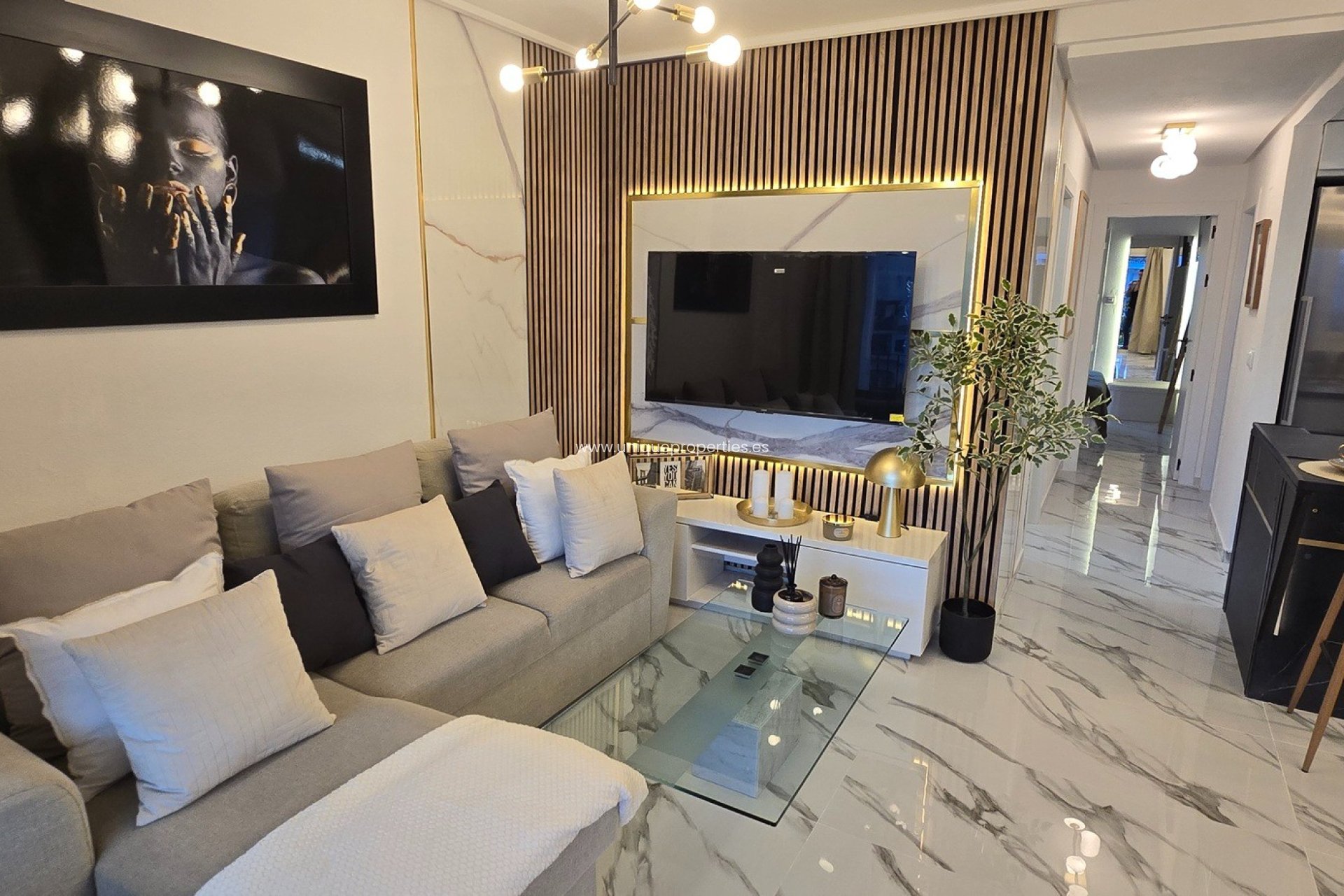 Resale - Apartment -
Sucina