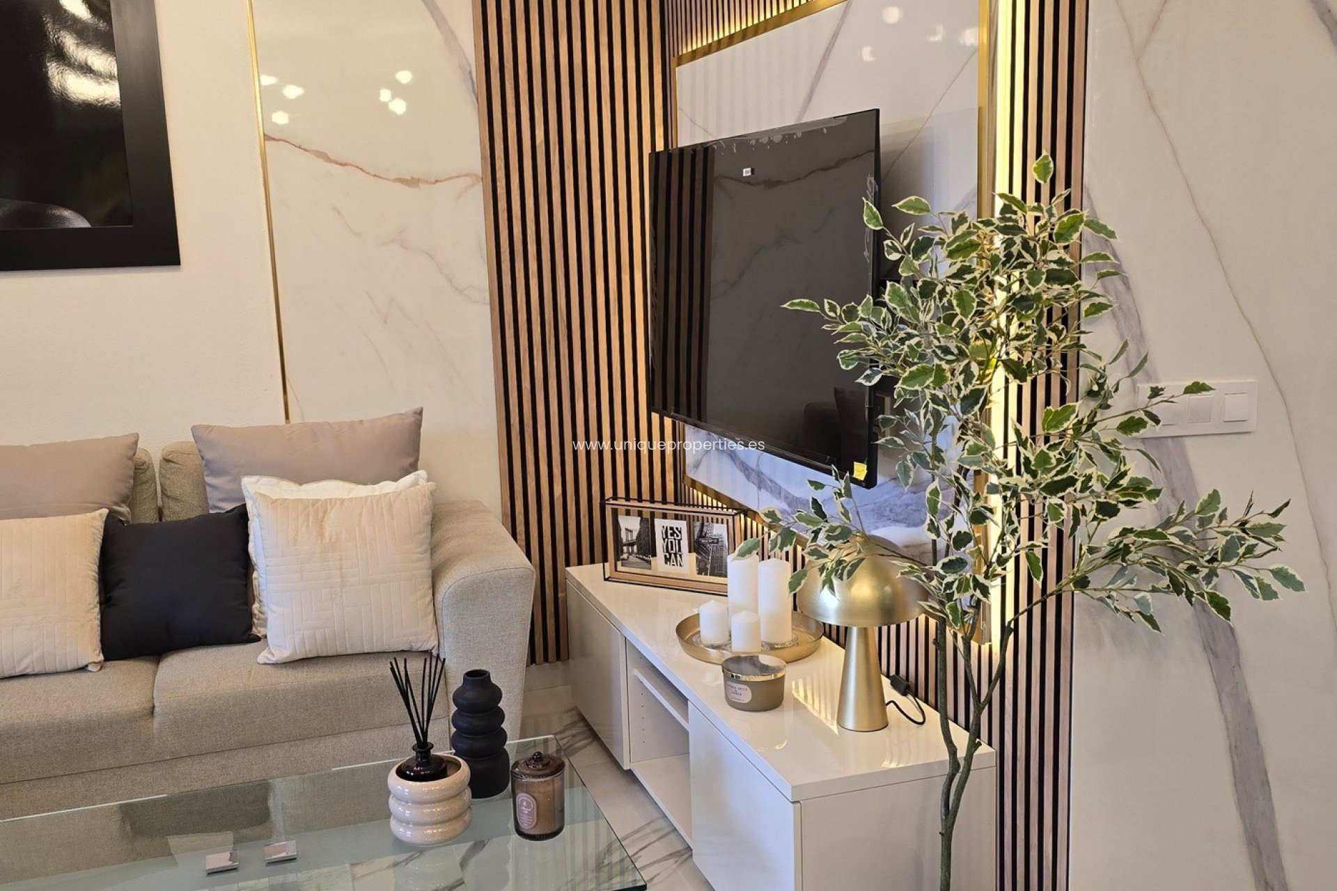 Resale - Apartment -
Sucina