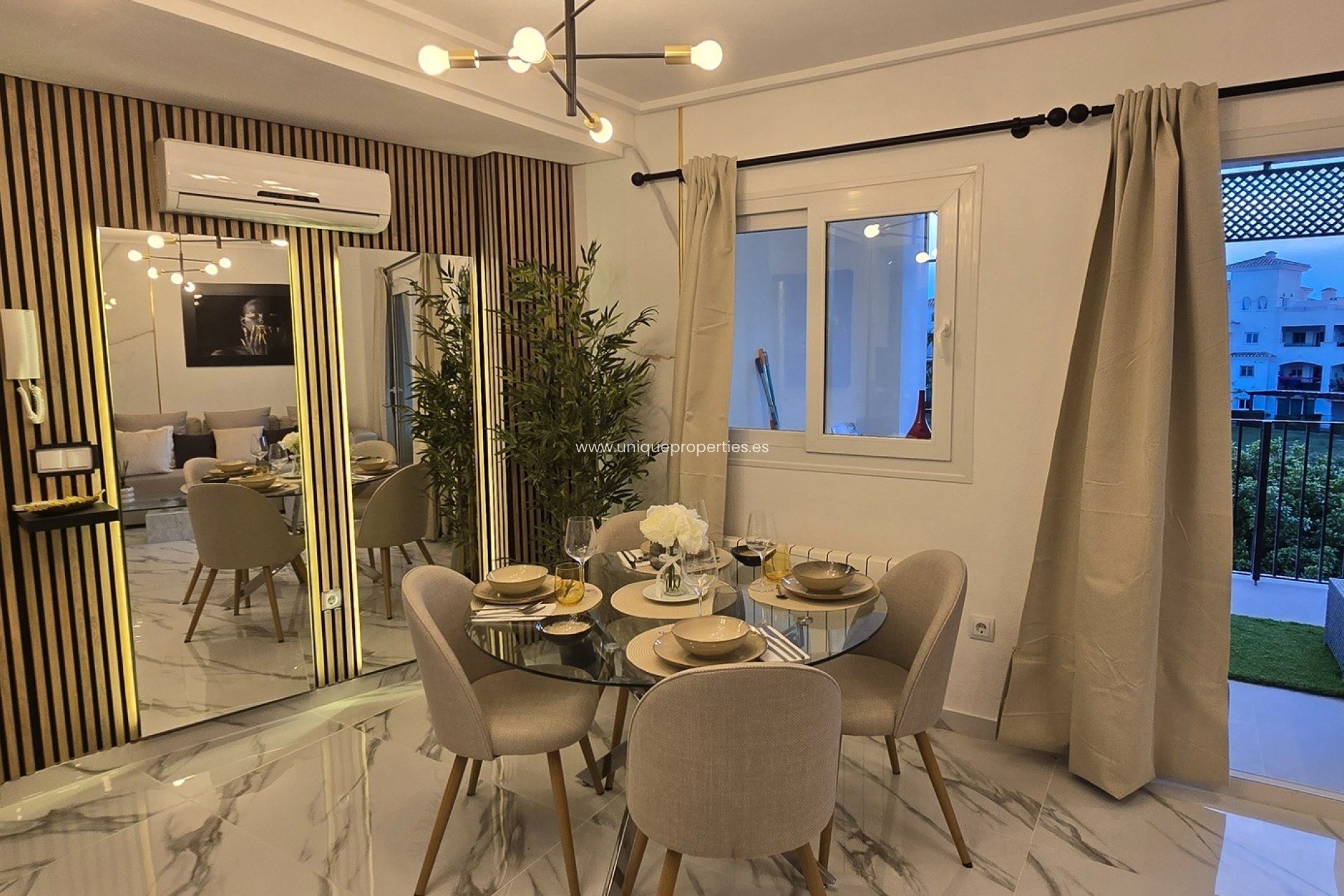 Resale - Apartment -
Sucina