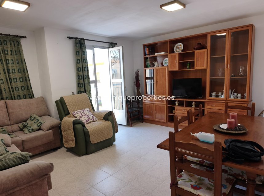 Resale - Apartment -
Tijola