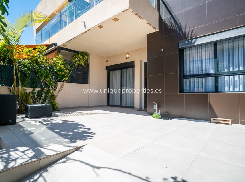 Resale - Apartment -
TORRE DE LA HORADADA - TORRE DE LA HORARADA