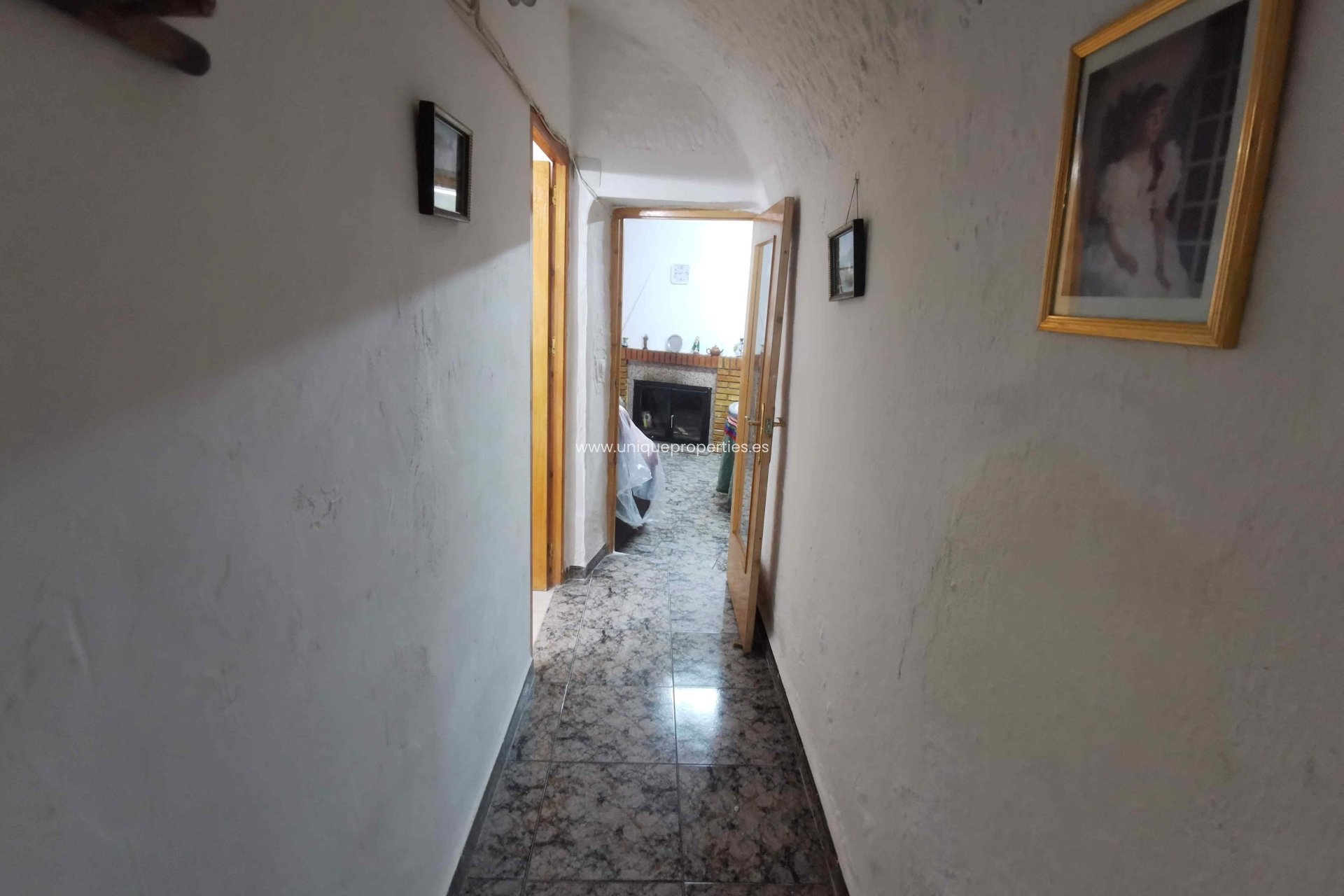 Resale - Cave House -
Benamaurel