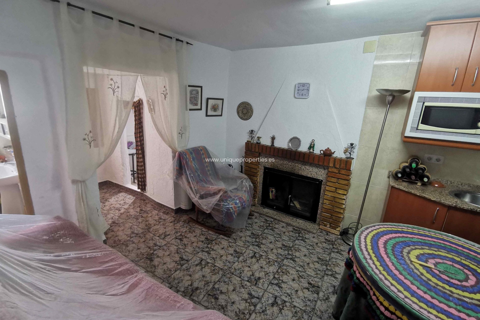 Resale - Cave House -
Benamaurel