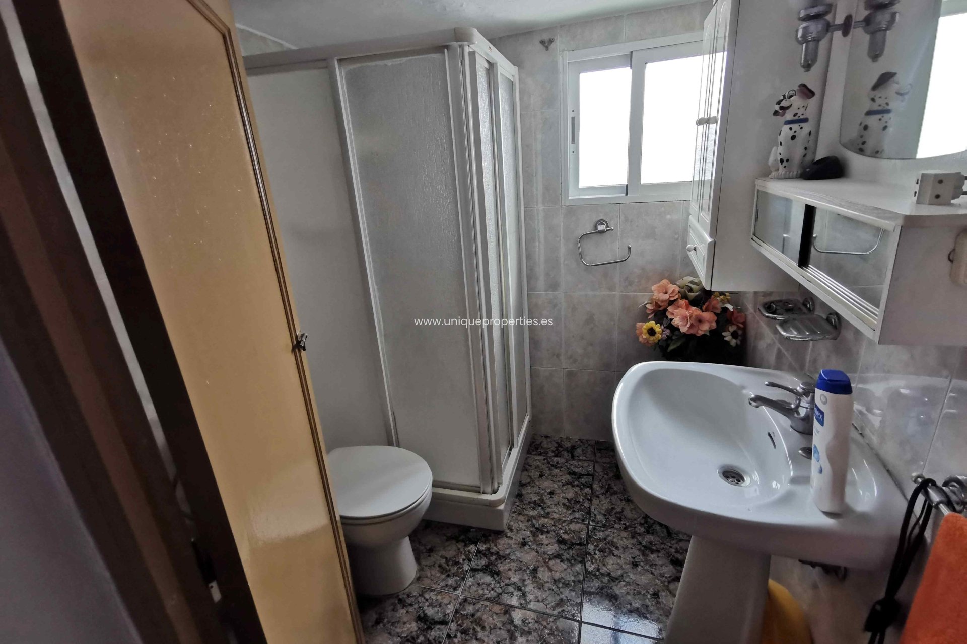 Resale - Cave House -
Benamaurel