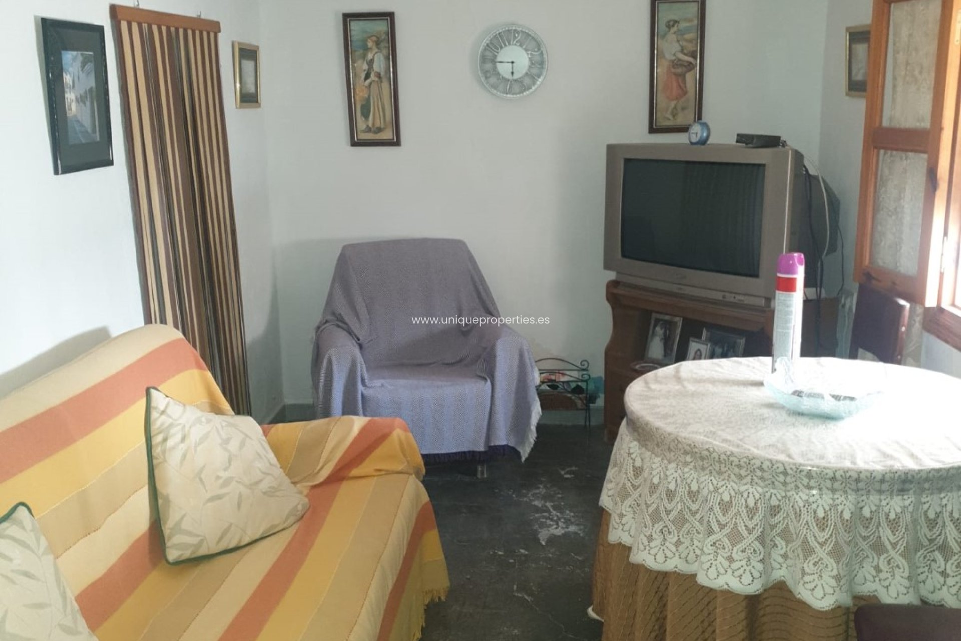 Resale - Cave House -
Caniles