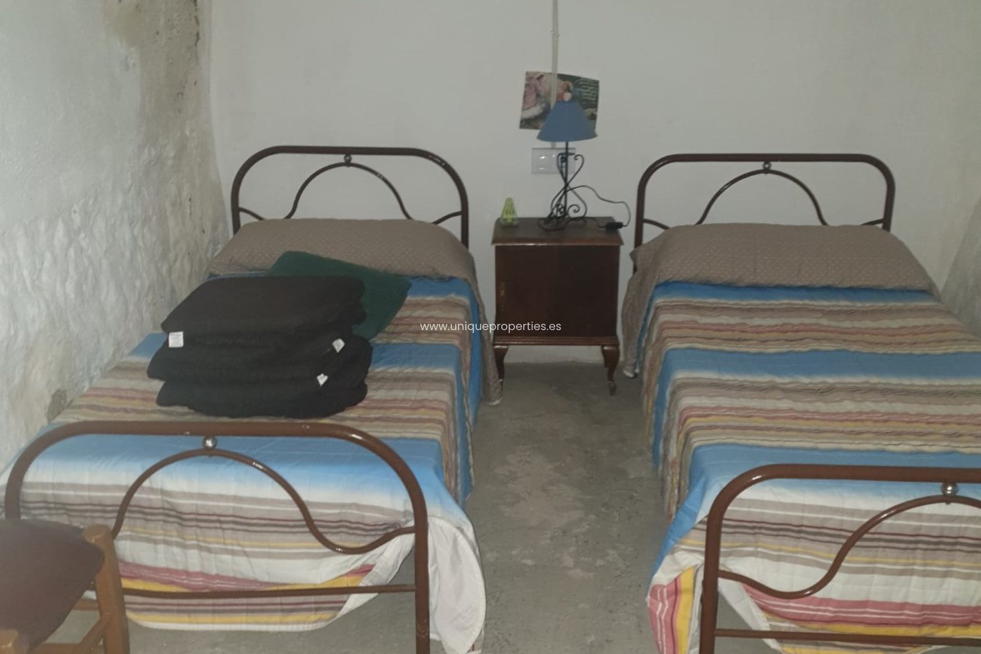 Resale - Cave House -
Caniles