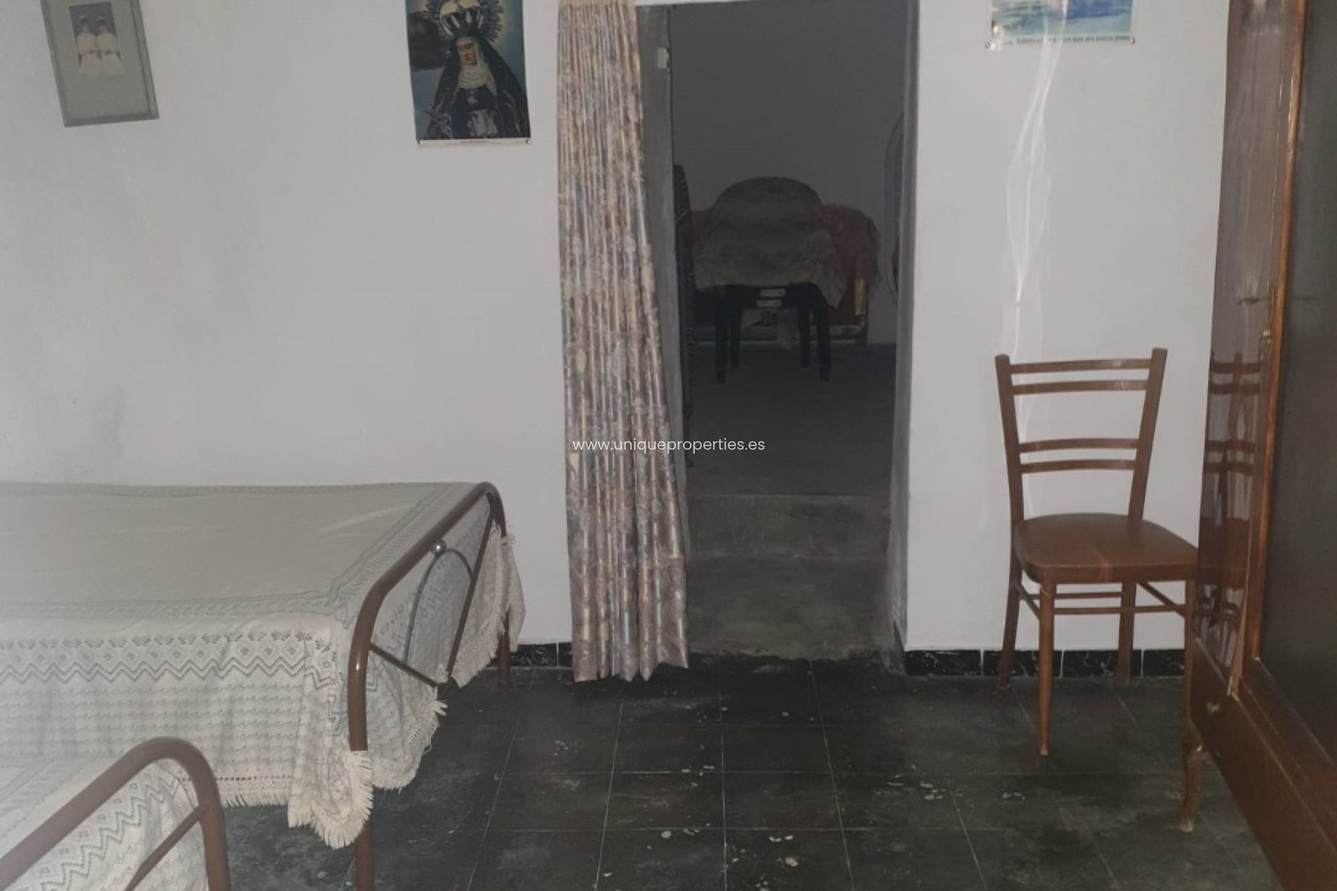 Resale - Cave House -
Caniles