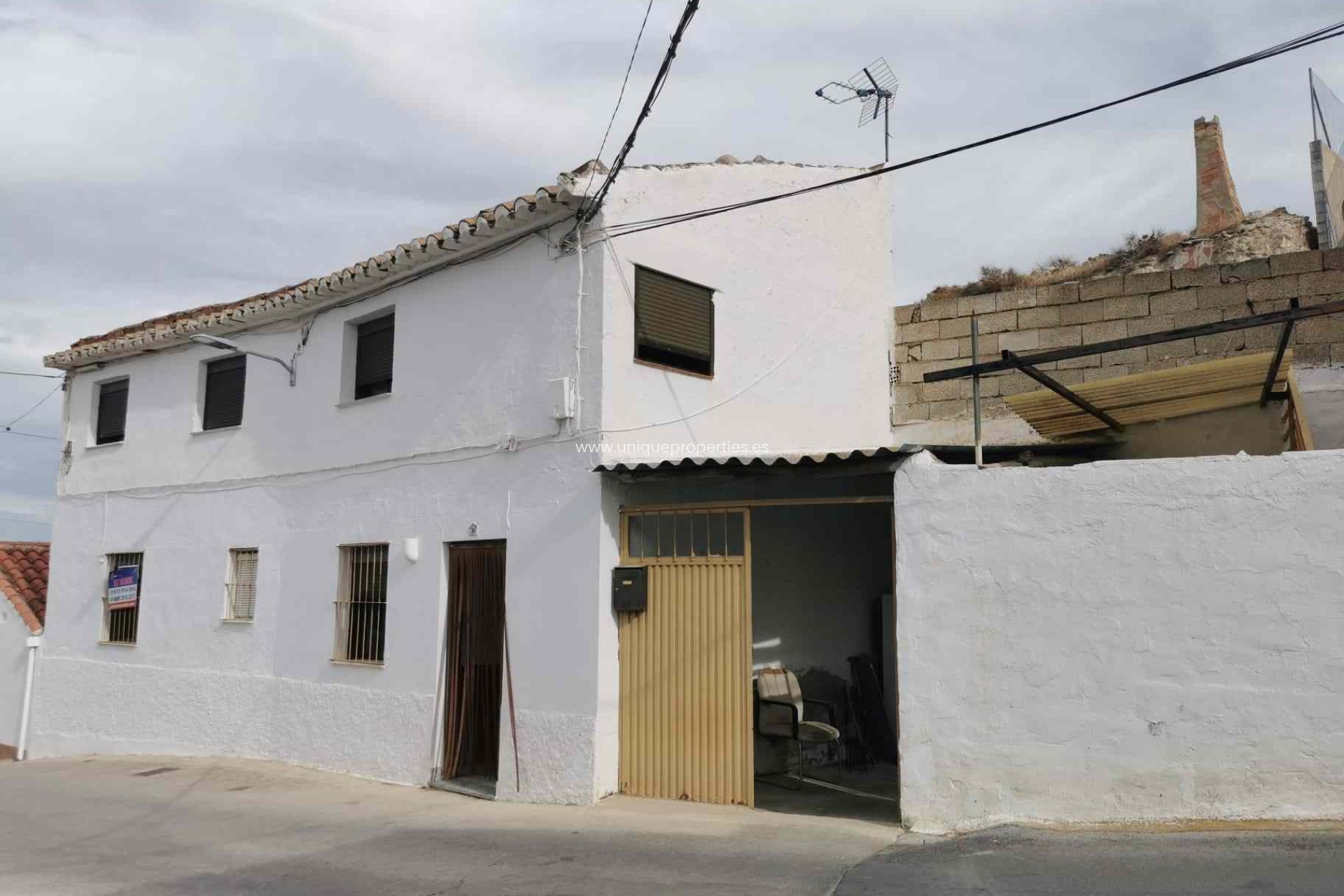 Resale - Cave House -
Caniles