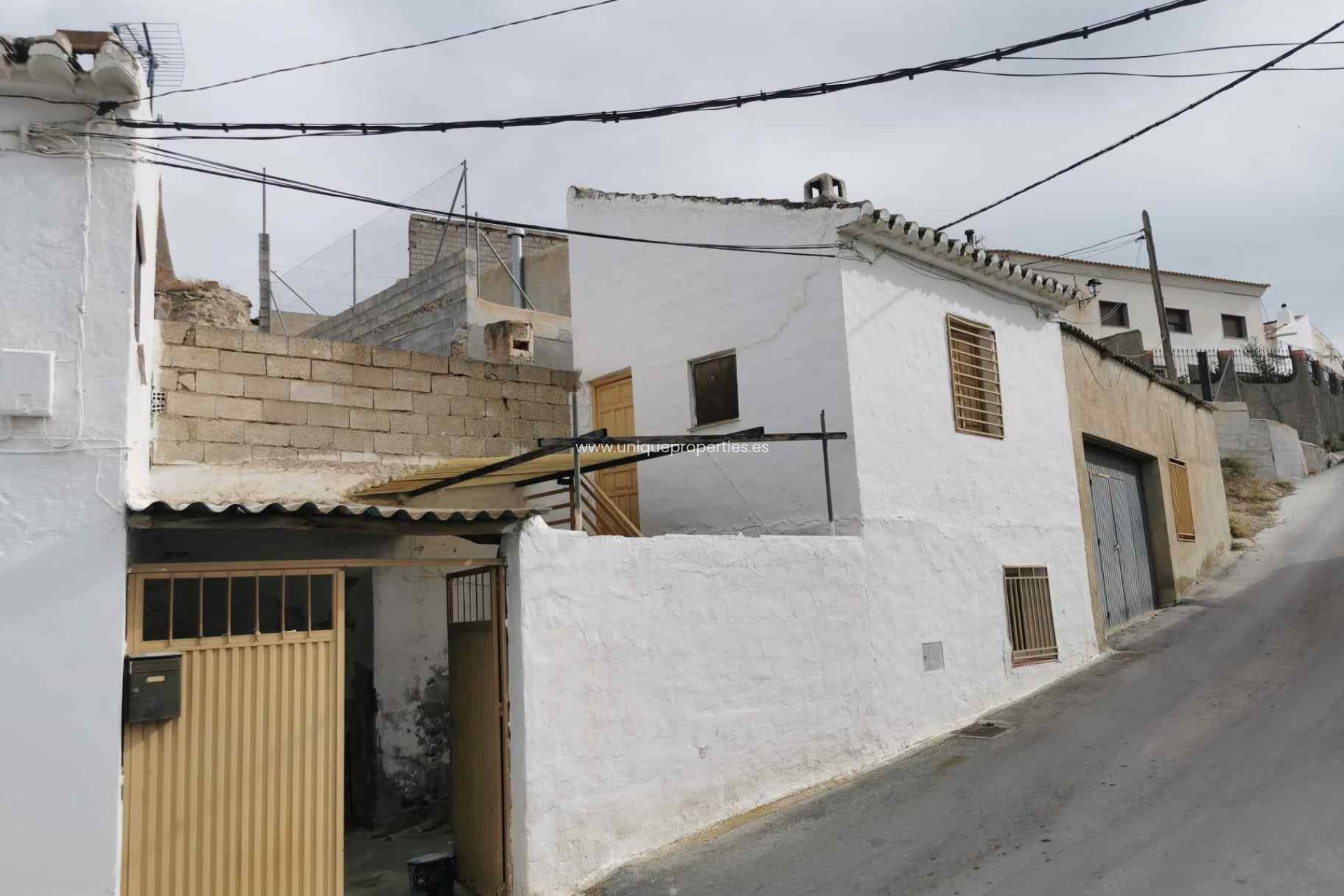 Resale - Cave House -
Caniles