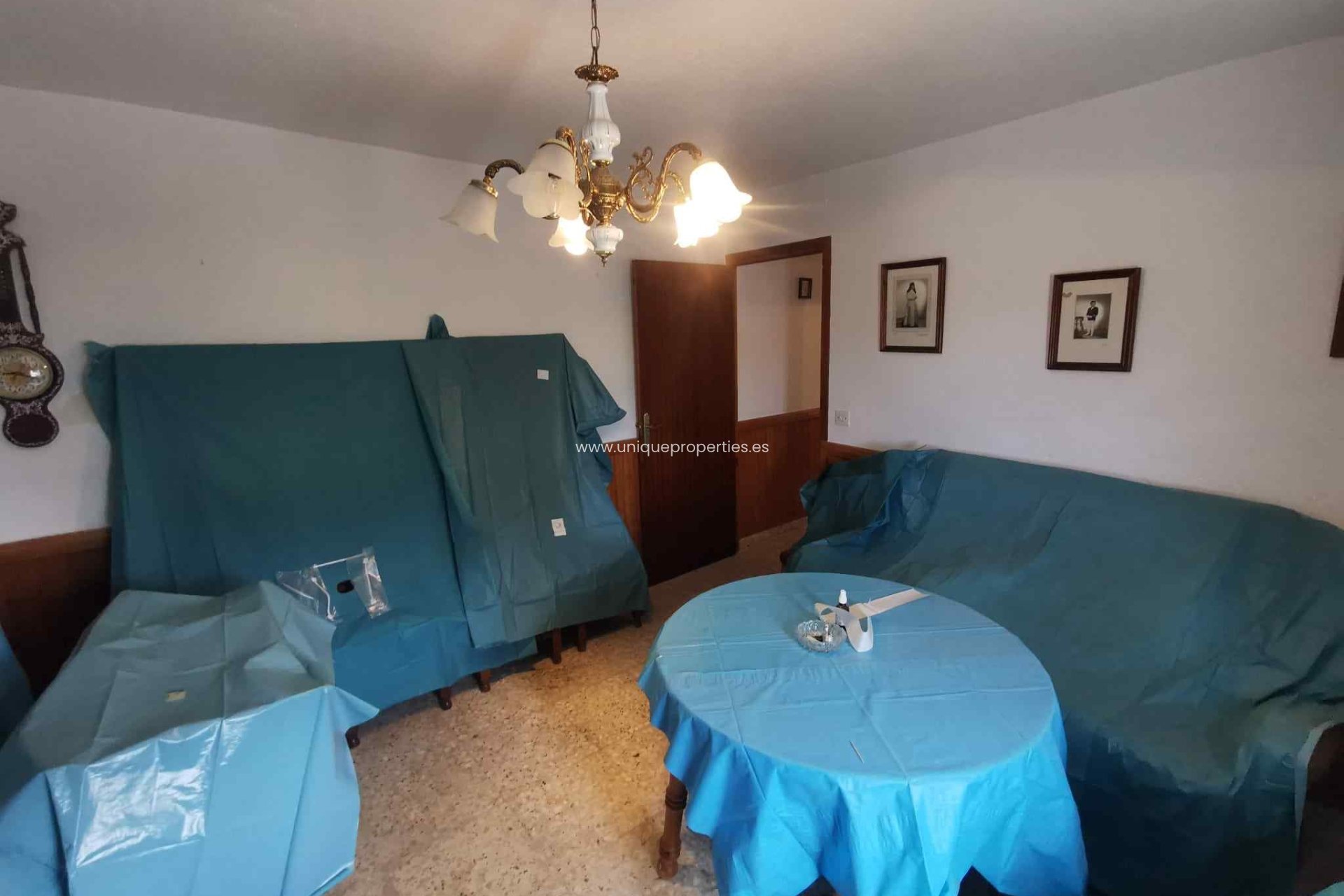 Resale - Cave House -
Caniles