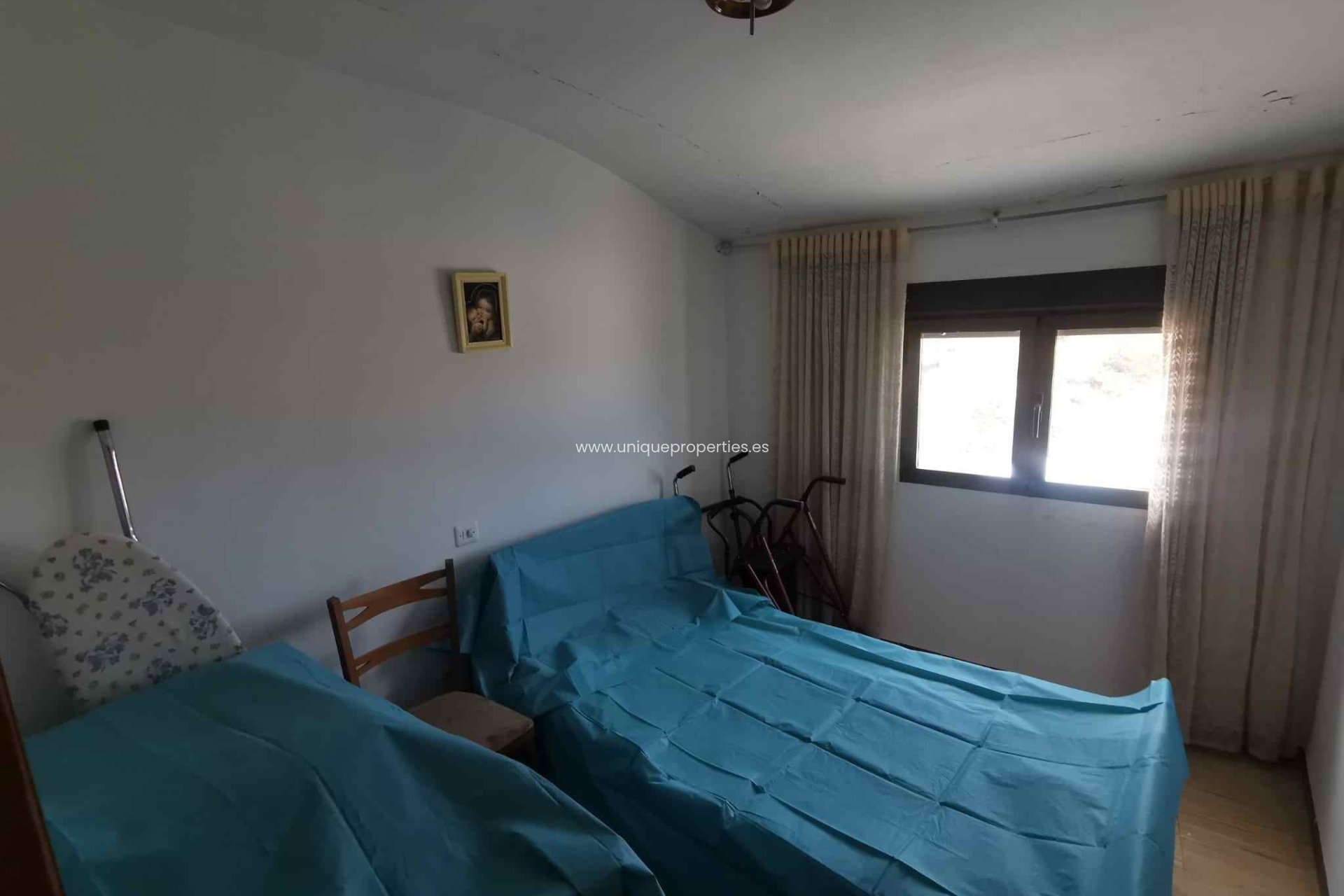 Resale - Cave House -
Caniles