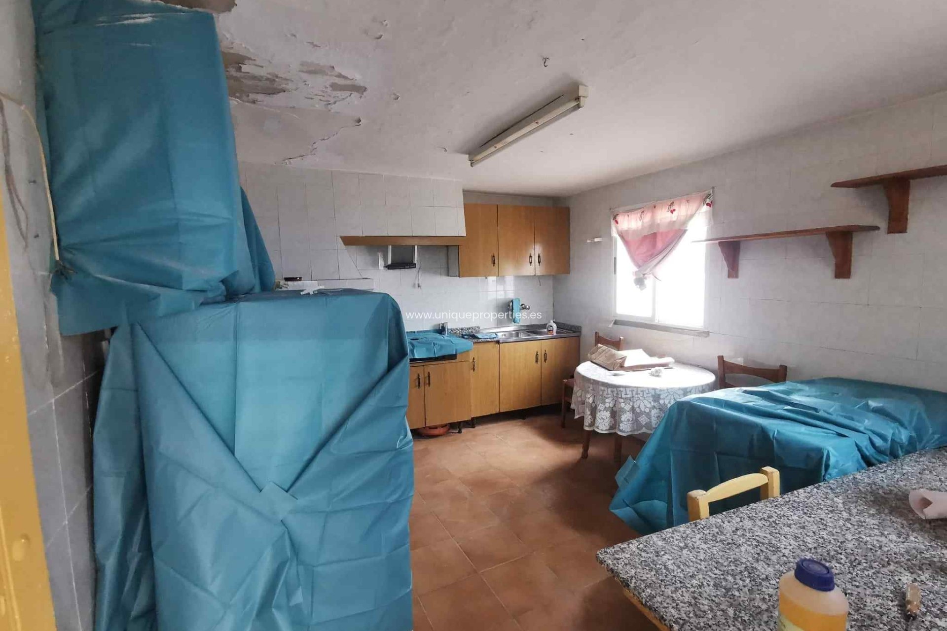 Resale - Cave House -
Caniles