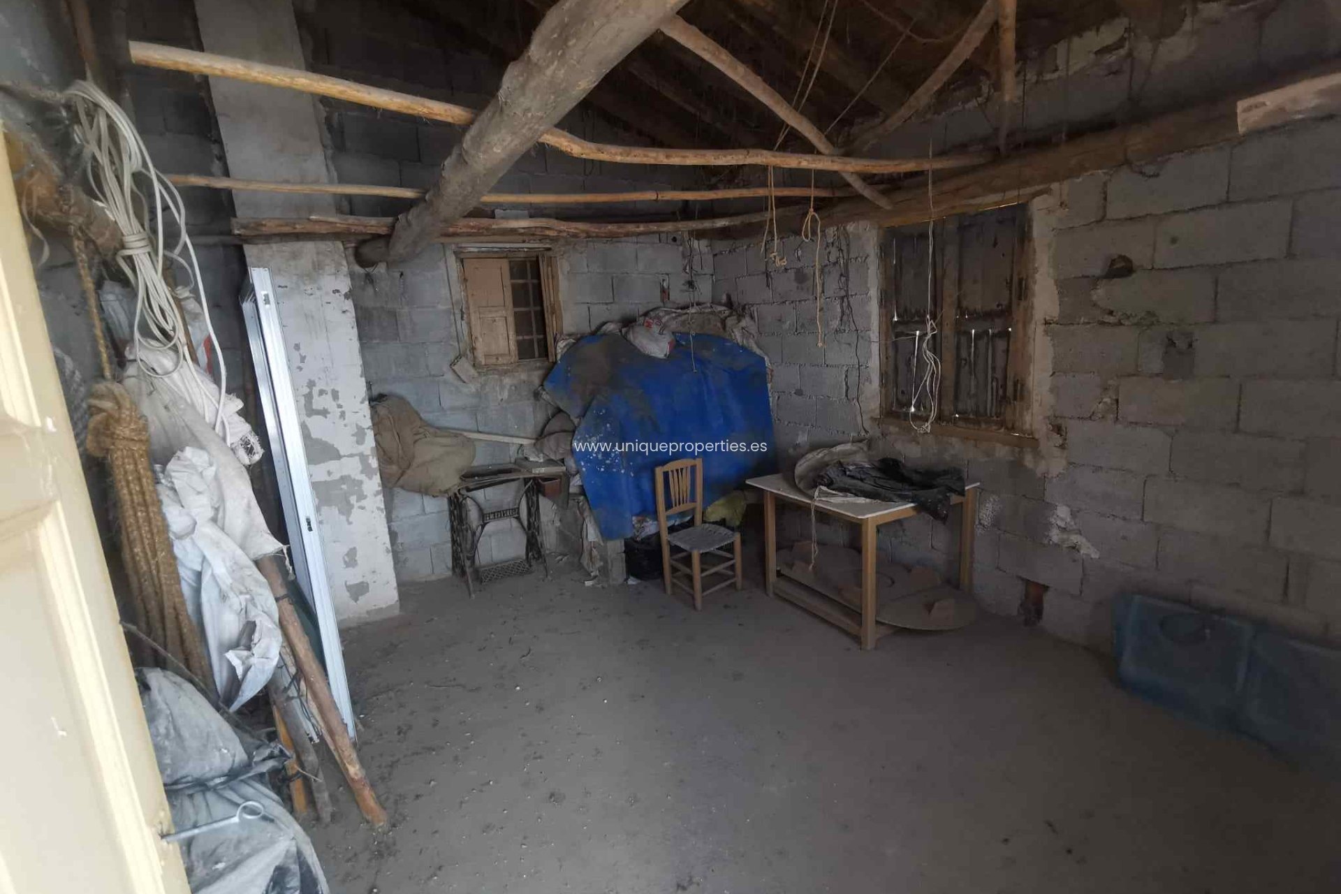 Resale - Cave House -
Caniles