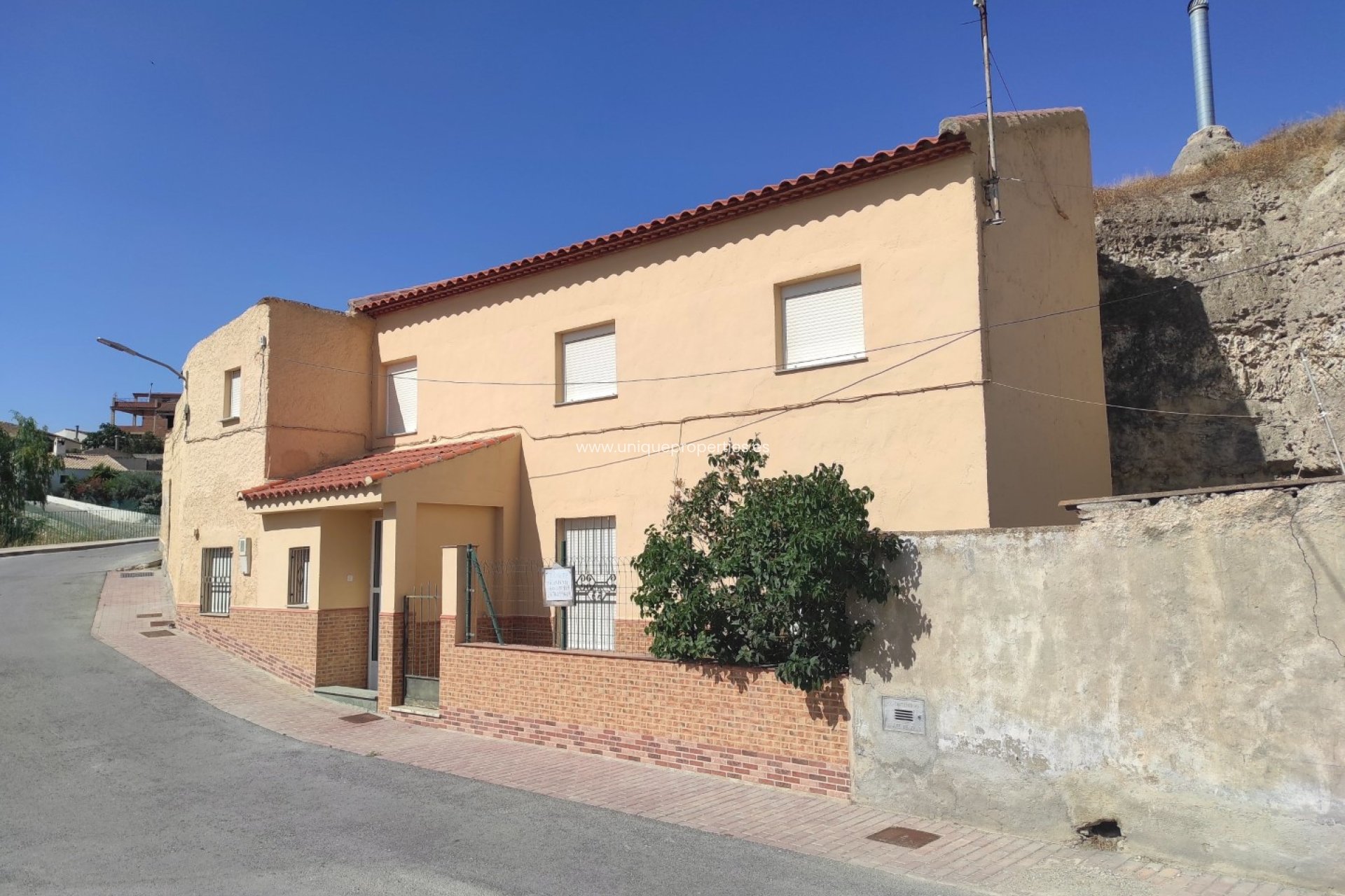 Resale - Cave House -
Caniles
