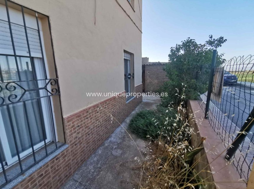 Resale - Cave House -
Caniles