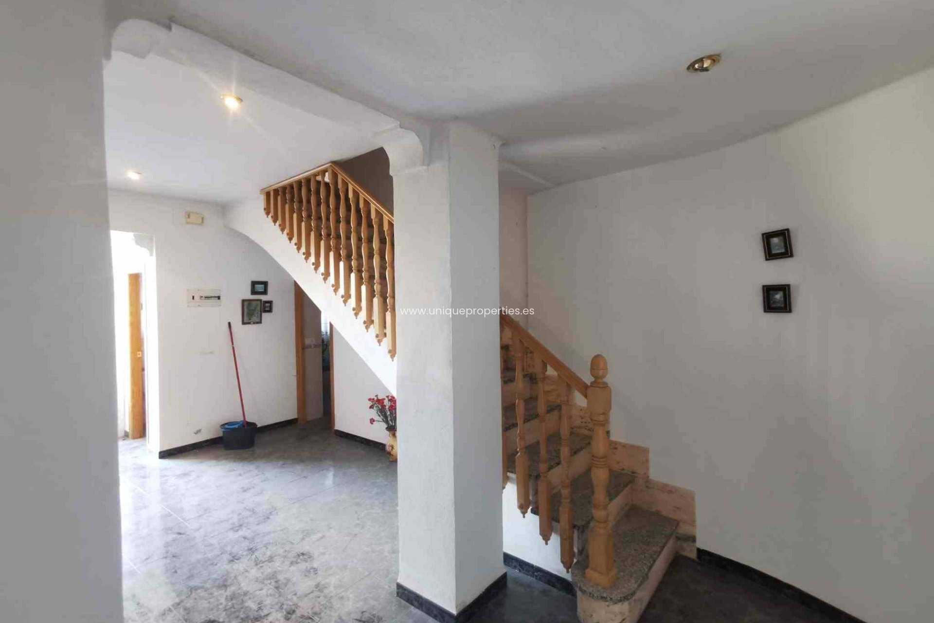 Resale - Cave House -
Caniles